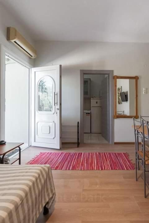 Mougkrasstudio Apartment Скала-Рахониу Екстериор снимка